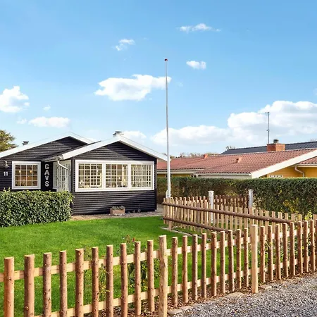 Gorgeous In With Kitchen Feriehus