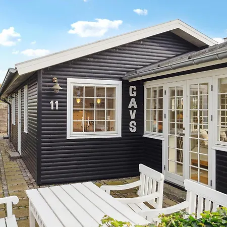 Holiday home Gorgeous In With Kitchen