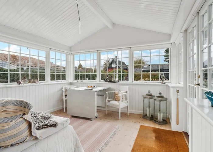 Gorgeous In With Kitchen Holiday home *