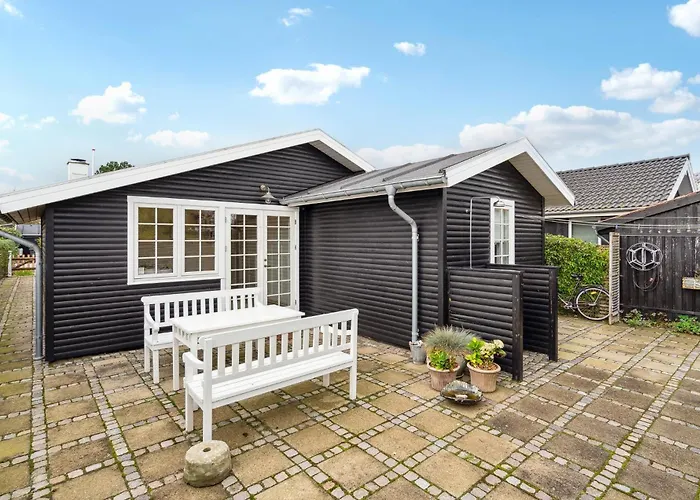 Holiday home Gorgeous In With Kitchen *